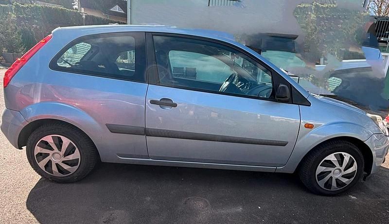 Gebraucht Ford Fiesta 70 PS (51 kW) 2006 Blau Kleinwagen