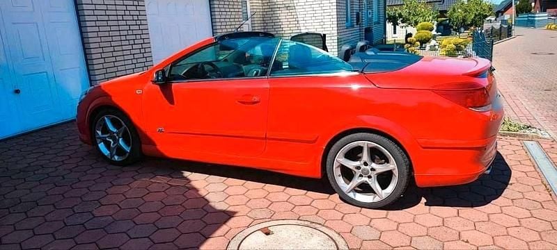 Gebraucht Opel Astra Cabriolet 140 PS (102 kW) 2008 Rot Cabrio