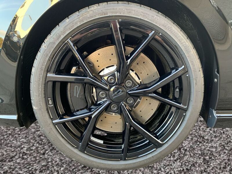 Gebraucht VW Golf VIII R 333 PS (244 kW) 2025 Grenadillschwarz metallic Limousine