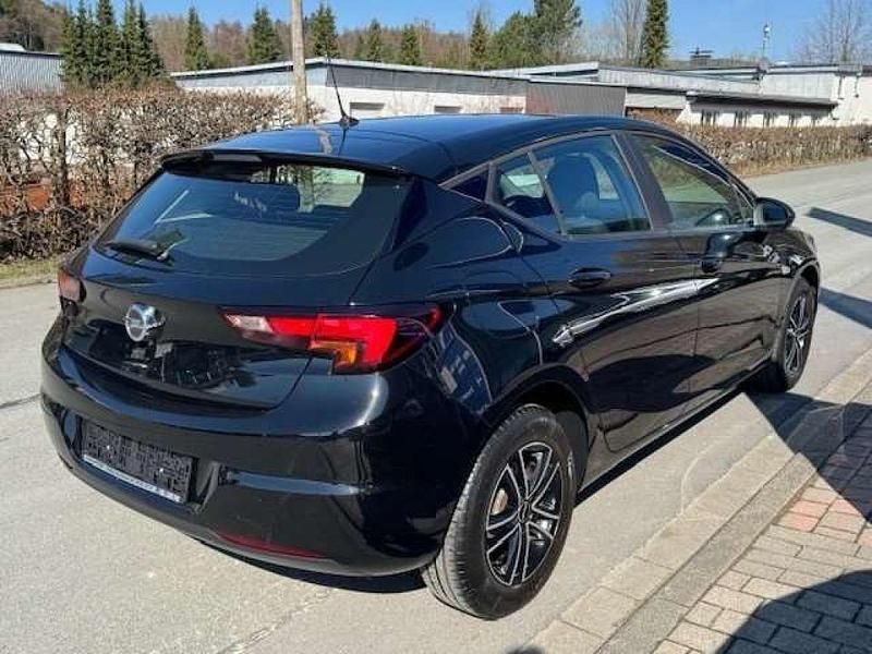 Gebraucht Opel Astra Selection 101 PS (74 kW) 2017 Black meet Kleinwagen