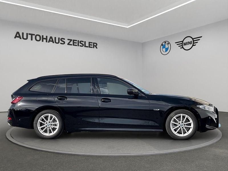 Gebraucht BMW 330e 184 PS (135 kW) 2022 Schwarz Kombi
