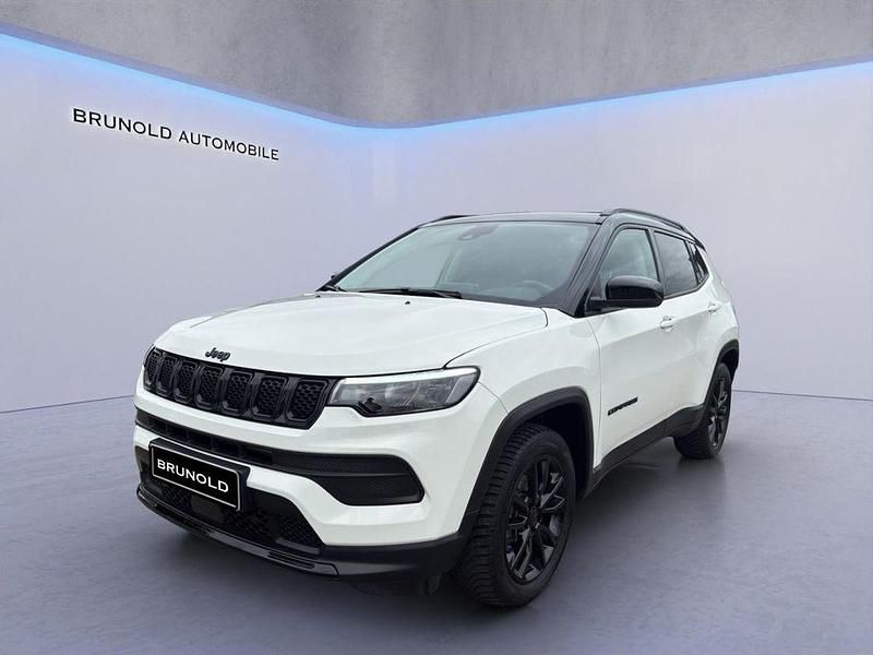 Weiß Gebraucht 2024 Jeep Compass Night Eagle SUV | 27.900 € (Fairer Preis) - Bild 1/4
