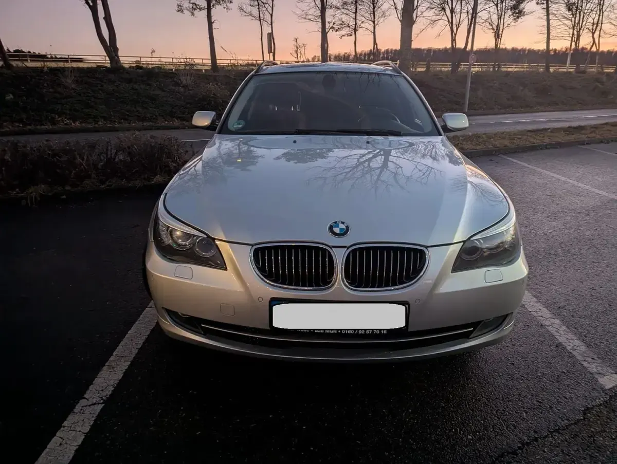 Gebraucht BMW 525 Advantage 197 PS (144 kW) 2009 Silber Kombi