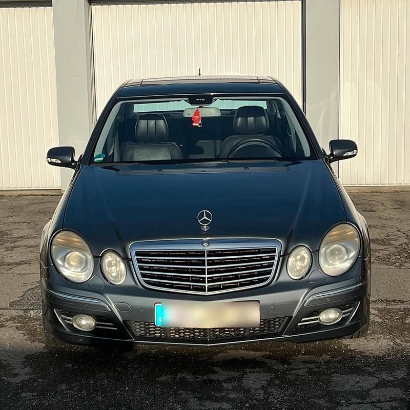 Andere farben Gebraucht 2007 Mercedes E320 Avantgarde Limousine | 5.000 € (Fairer Preis) - Bild 1/4