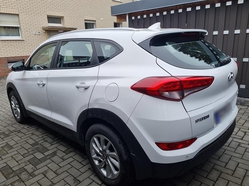 Gebraucht Hyundai Tucson 141 PS (103 kW) 2019 Weiß SUV