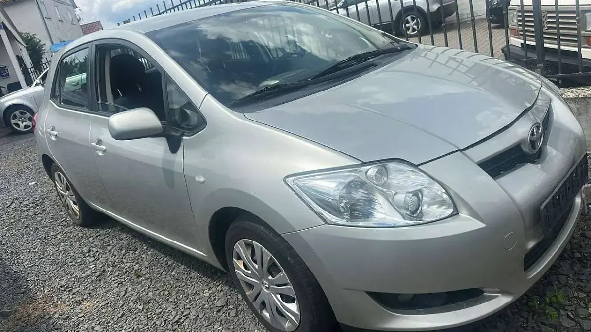 Gebraucht Toyota Auris 124 PS (91 kW) 2008 Gold Kleinwagen