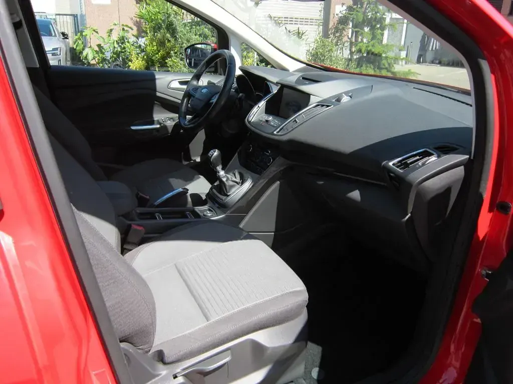 Gebraucht Ford Grand C-Max 125 PS (91 kW) 2016 Rot Van / Kleinbus