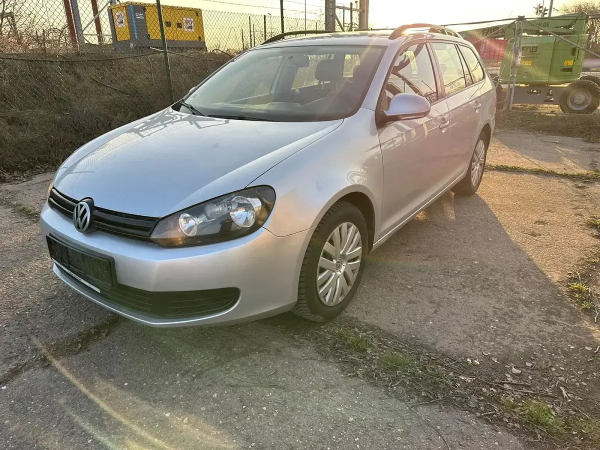 Gebraucht VW Golf VI 105 PS (77 kW) 2011 Silber Kleinwagen