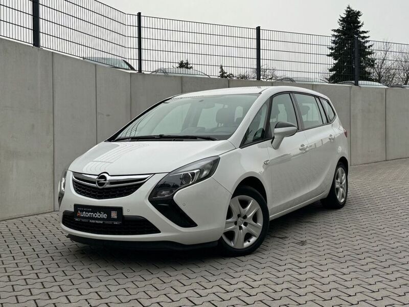 Weiß Gebraucht 2016 Opel Zafira Tourer Van / Kleinbus | 6.700 € (Superpreis) - Bild 1/4