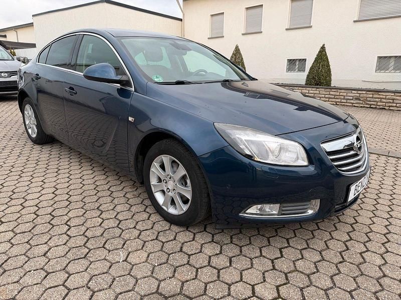 Gebraucht Opel Insignia 140 PS (102 kW) 2013 Blau Limousine