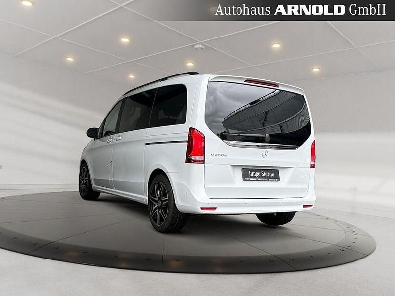 Gebraucht Mercedes V250 AMG line 190 PS (139 kW) 2024 Weiß (bergkristallweiß) Van / Kleinbus