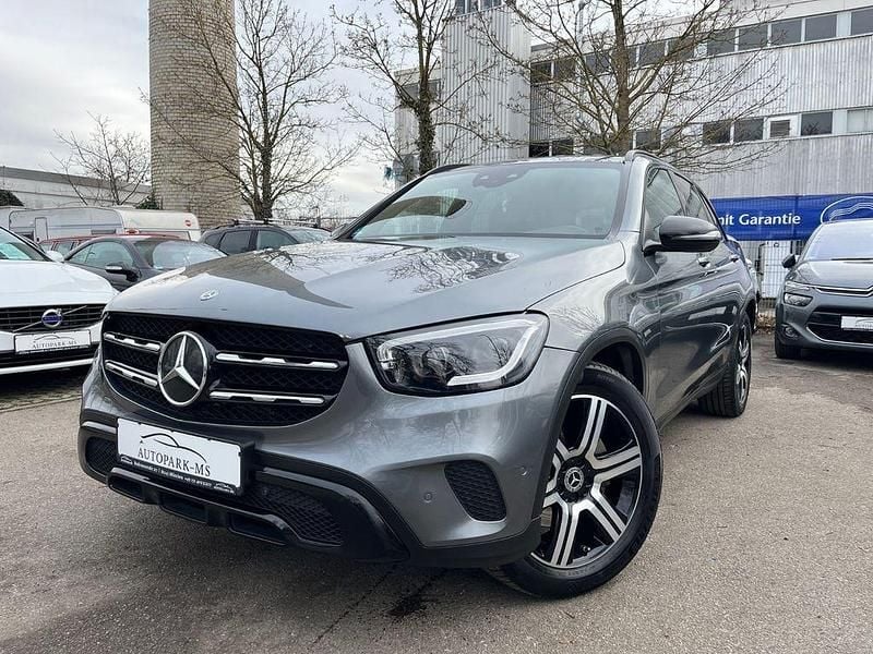 Grau Gebraucht 2020 Mercedes GLC300 Exclusive SUV | 25.990 € (Guter Preis) - Bild 1/4