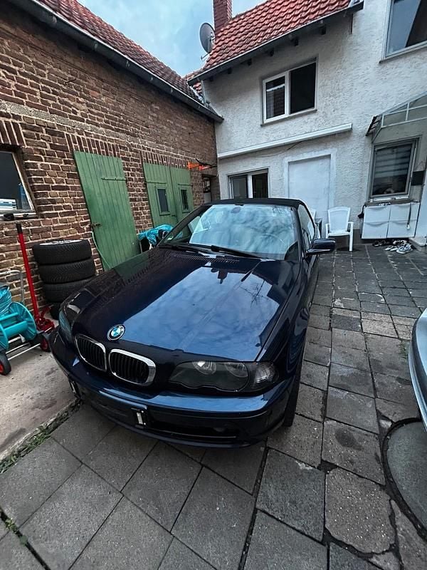 Blau Gebraucht 2003 BMW 318 Cabriolet Cabrio | 4.400 € (Fairer Preis) - Bild 1/4