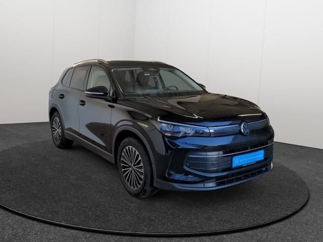Gebraucht VW Tiguan Goal 150 PS (110 kW) 2025 Schwarz SUV