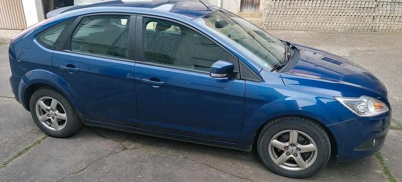 Second-hand Ford Focus 101 CP (74 kW) 2008 Albastru Berlinǎ