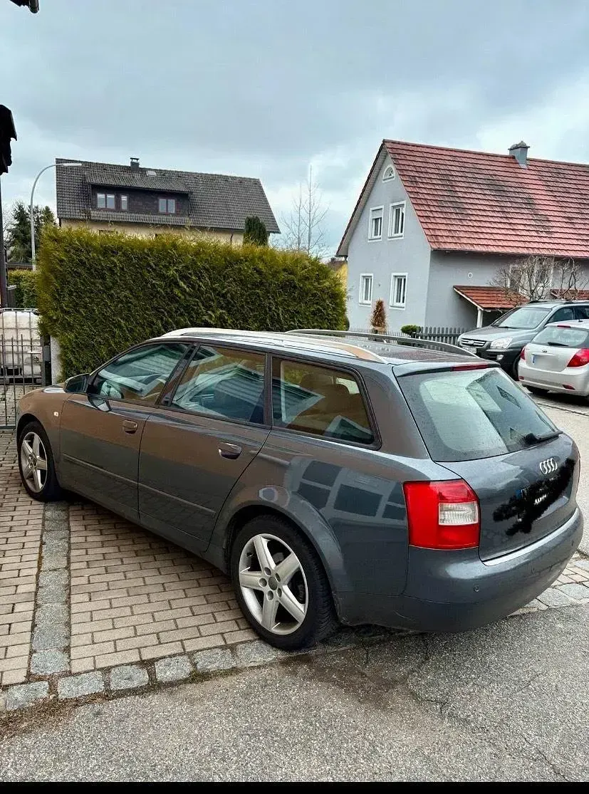 Gebraucht Audi A4 163 PS (119 kW) 2003 Grau Kombi