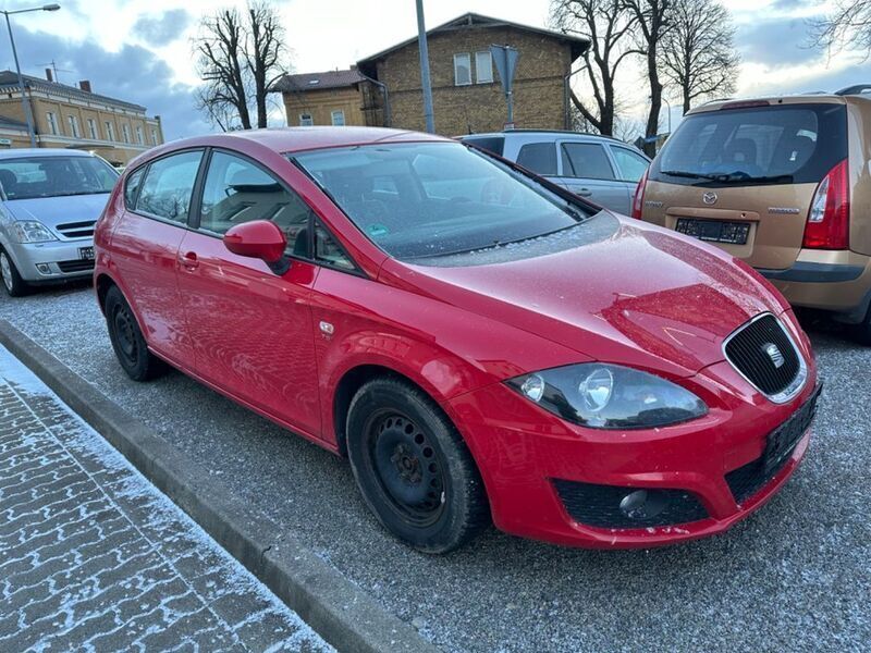 Rot Gebraucht 2009 Seat Leon Comfort Limousine | 1.500 € (Etwas zu teuer) - Bild 1/4