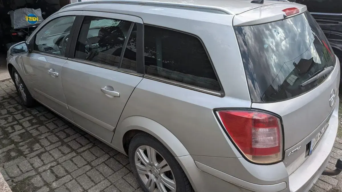 Gebraucht Opel Astra 140 PS (102 kW) 2007 Silber Kombi