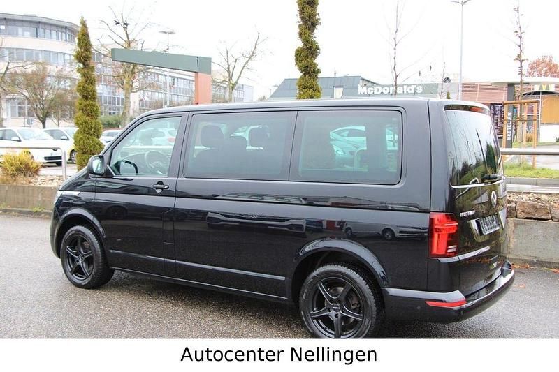 Gebraucht VW Multivan Trendline 150 PS (110 kW) 2020 Deep black perleffekt Van