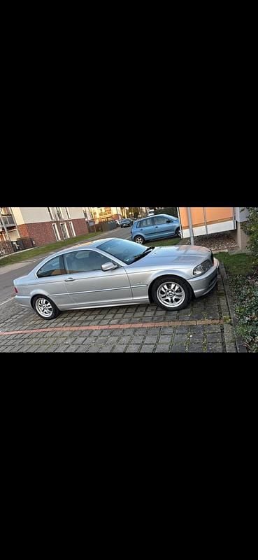 Gebraucht BMW 320 150 PS (110 kW) 2000 Silber Coupé