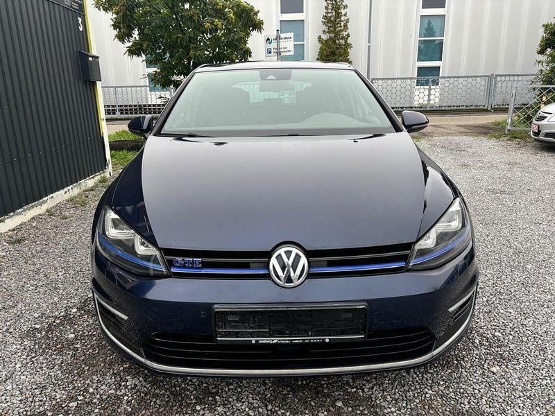 Blau Gebraucht 2015 VW Golf VII GTE Limousine | 13.799 € (Fairer Preis) - Bild 1/4