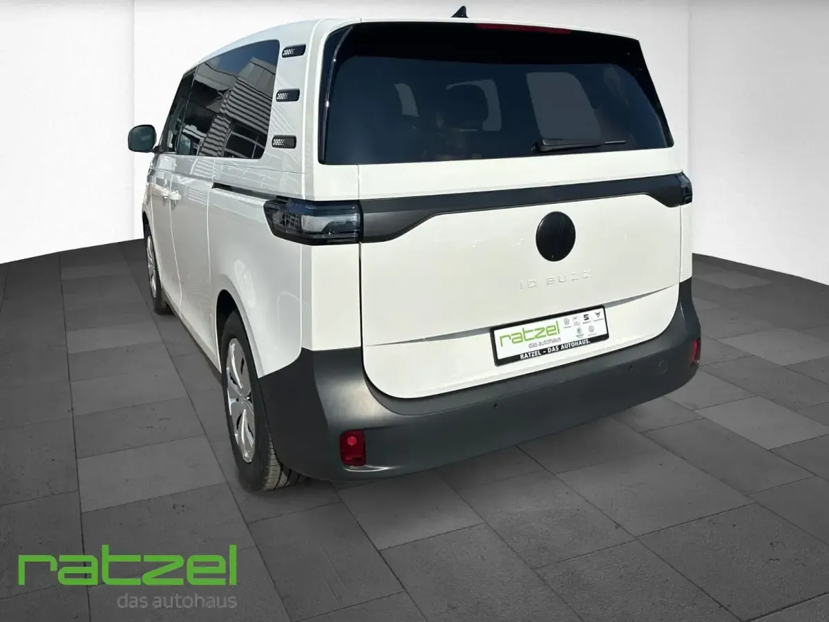 Używany VW ID. Buzz Pure 125 kW (170 KM) 2025 Biały Minivan
