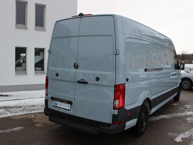 Gebraucht VW Crafter 177 PS (130 kW) 2024 Flanellgrau Van