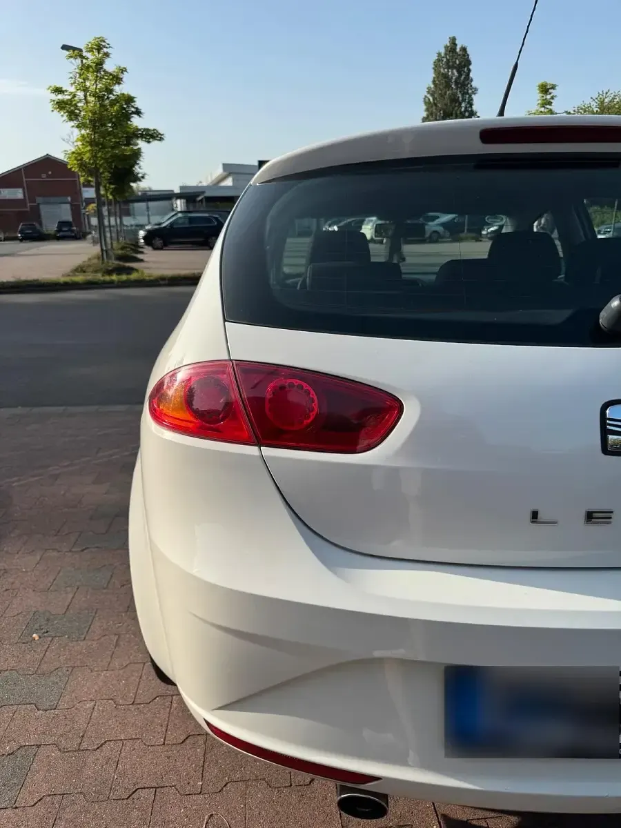 Gebraucht Seat Leon 105 PS (77 kW) 2012 Weiß Limousine