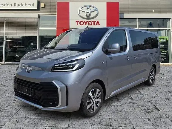 Gebraucht Toyota Proace Verso Team 177 PS (130 kW) 2024 Silber Kombi