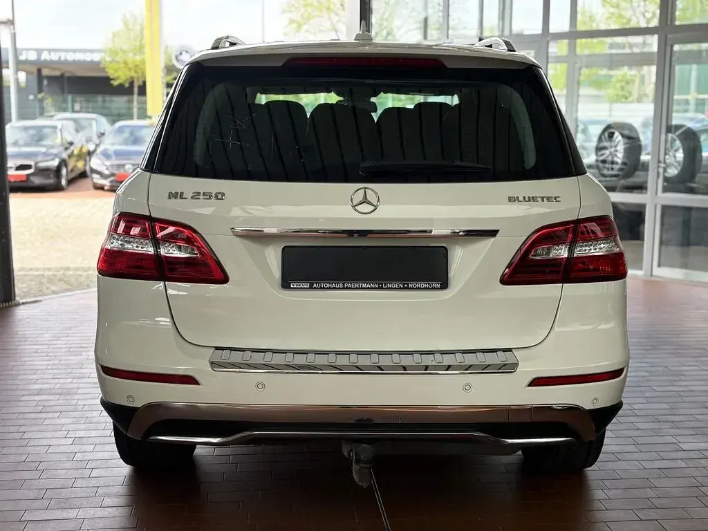 Gebraucht Mercedes ML250 204 PS (150 kW) 2011 Weiß SUV