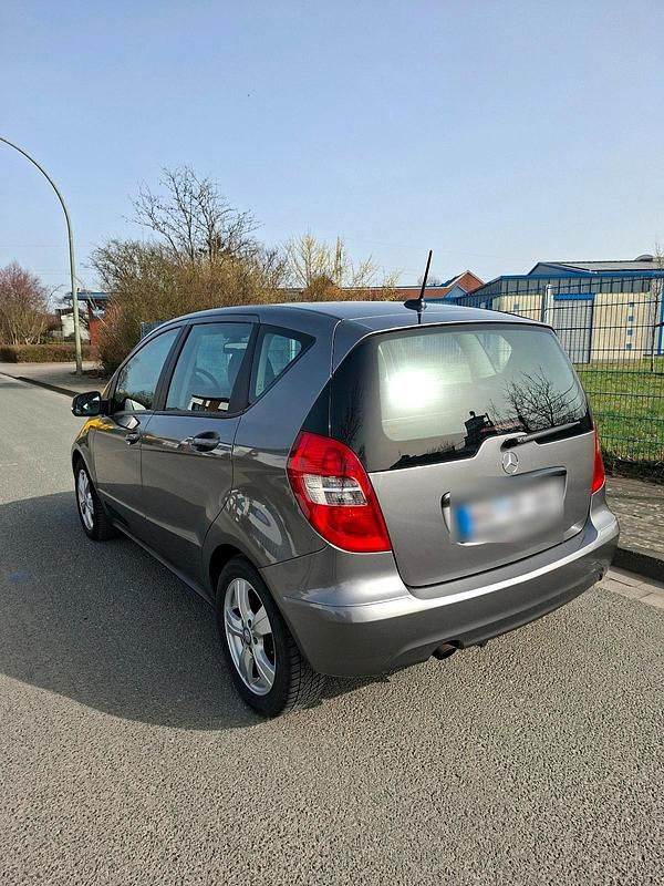 Gebraucht Mercedes A160 95 PS (69 kW) 2009 Grau Limousine