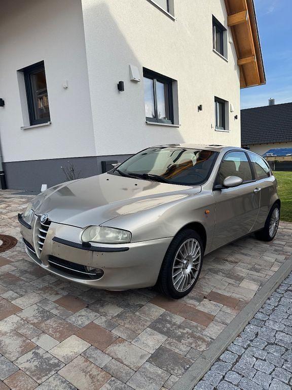 Gebraucht Alfa Romeo 147 105 PS (77 kW) 2004 Kleinwagen