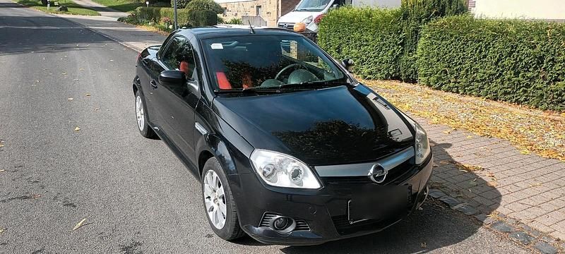 Schwarz Gebraucht 2006 Opel Tigra Cabrio | 1.890 € (Etwas zu teuer) - Bild 1/4