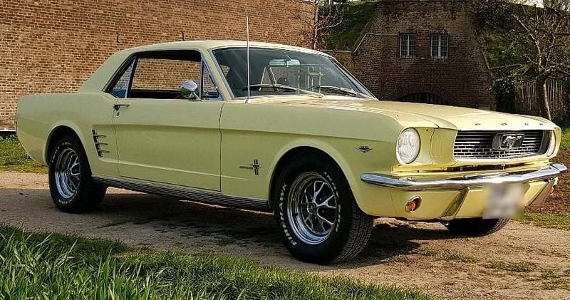 Gebraucht Ford V8 200 PS (147 kW) 1966 Gelb Coupé