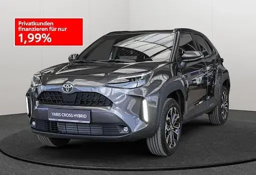 Neu Toyota Yaris Cross 130 PS (95 kW) 2025 Grau SUV
