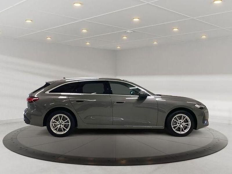 Gebraucht Audi A5 Sport 204 PS (150 kW) 2025 Grau Kombi