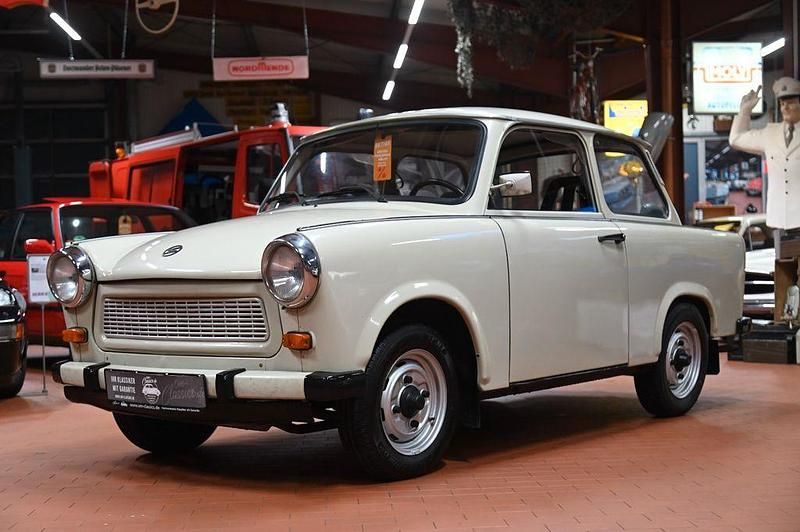 Weiß Gebraucht 1988 Trabant 601 Limousine | 6.490 € - Bild 1/4