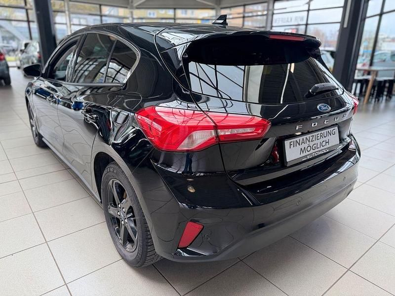 Gebraucht Ford Focus Cool & Connect 101 PS (74 kW) 2018 Schwarz Limousine