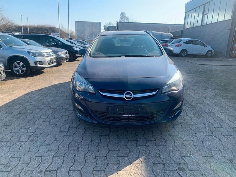 Usata Opel Astra Selection 110 CV (80 kW) 2014 Blu Station wagon
