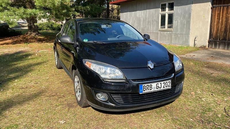 Second-hand Renault Mégane 101 CP (74 kW) 2012 Negru Berlinǎ