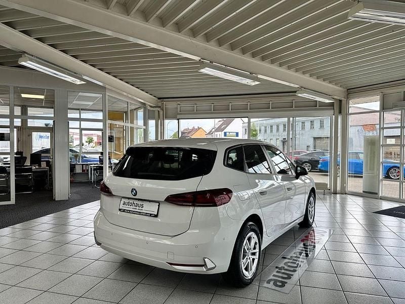 Gebraucht BMW 218 Active Tourer Performance 150 PS (110 kW) 2022 Weiß Van / Kleinbus