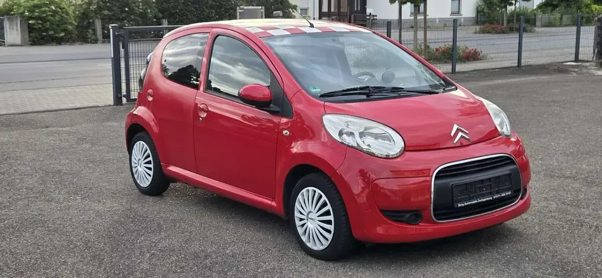Gebraucht Citroën C1 SELECTION 68 PS (50 kW) 2011 Zu lackieren rot 3p0/deckende Kleinwagen