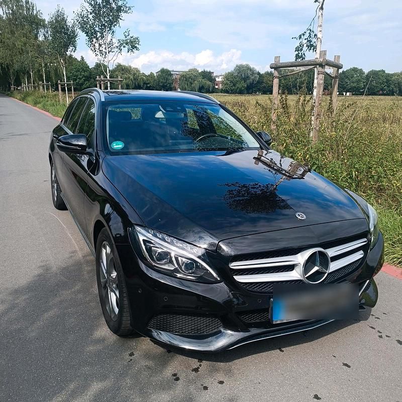 Schwarz Gebraucht 2018 Mercedes C220 Avantgarde Kombi | 20.000 € (Guter Preis) - Bild 1/4