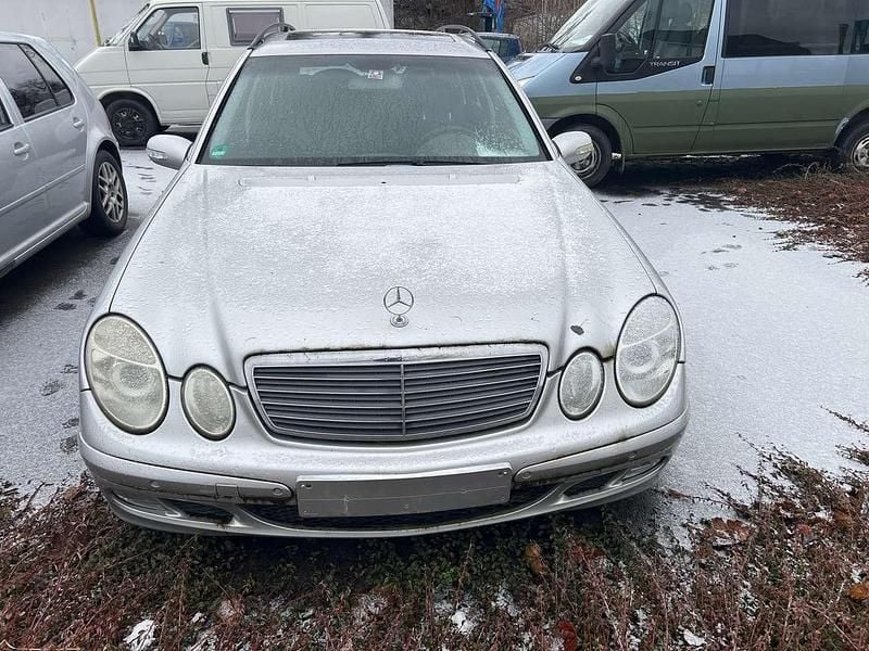 Silber Gebraucht 2003 Mercedes E200 Classic Kombi | 1.999 € (Superpreis) - Bild 1/4