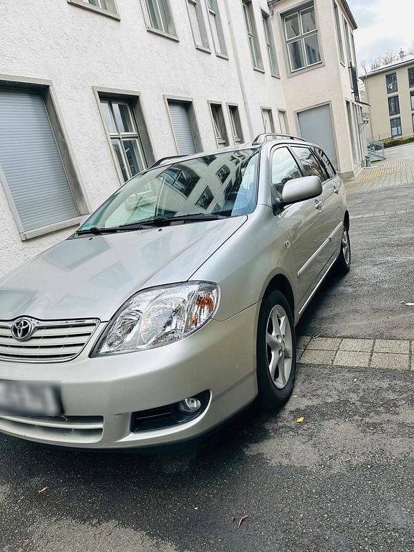 Gebraucht Toyota Corolla 110 PS (80 kW) 2005 Silber Kombi