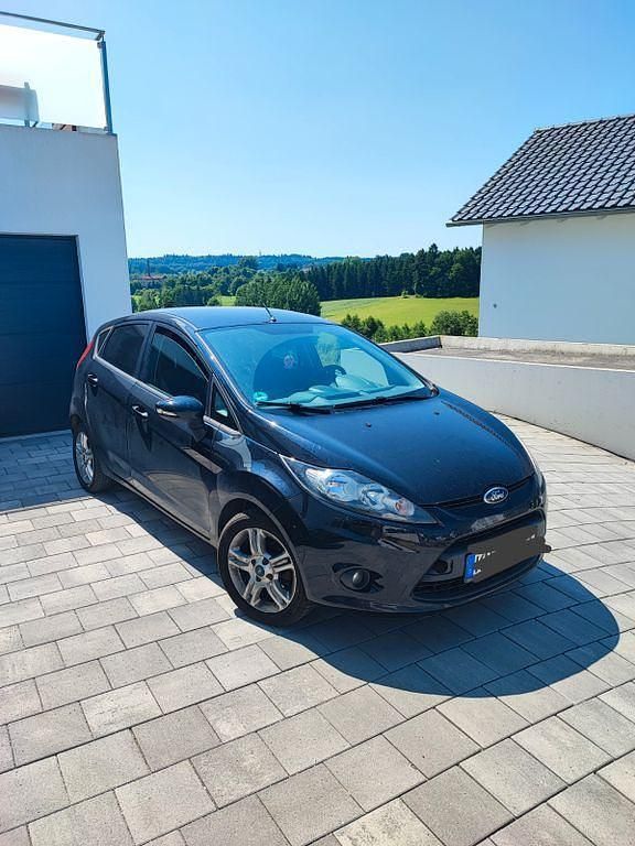 Schwarz Gebraucht 2010 Ford Fiesta Ambiente Kleinwagen | 2.600 € (Fairer Preis) - Bild 1/4