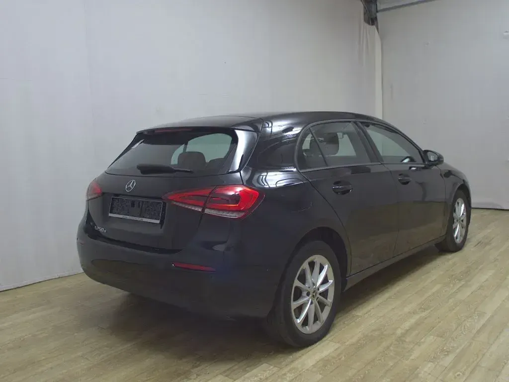 Gebraucht Mercedes A250 218 PS (160 kW) 2021 Nachtschwarz Limousine