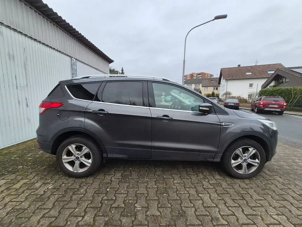 Gebraucht Ford Kuga Titanium 150 PS (110 kW) 2016 Grau SUV