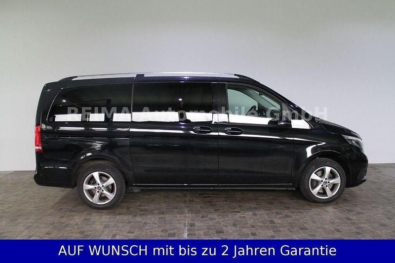 Obsidianschwarz metallic Gebraucht 2018 Mercedes V250 Edition Van / Kleinbus | 27.990 € (Superpreis) - Bild 1/4