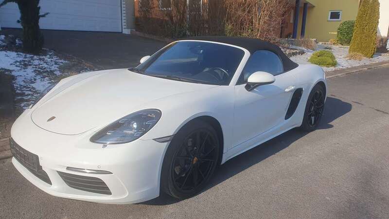 Weiß Gebraucht 2018 Porsche 718 Boxster Cabrio | 52.990 € (Guter Preis) - Bild 1/4